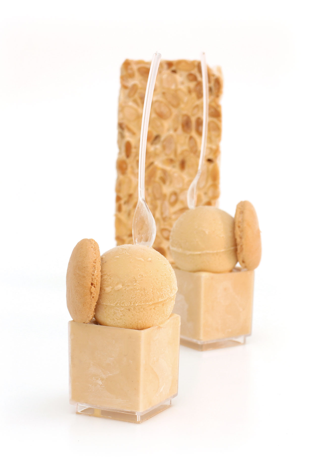 W 4 Macarons